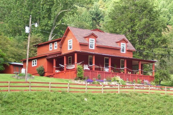 Inside Look: Mountain Harbour Bed and Breakfast in Roan Mountain, TN