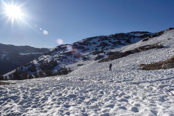 How Three Petite Women Dealt with the 2017 PCT High Snow Year