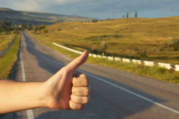 5 Reasons You Should Totally Pick Up Hitchhiking Thru-Hikers