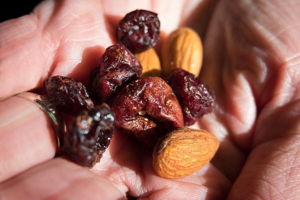 My Five Favorite Hiking Foods That I Eat Every Day