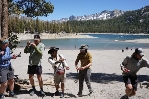Social vs solo life on the PCT