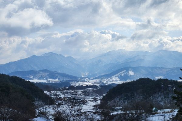 South Korean Rain: A Hiker Intro