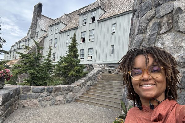 PCT SOBO DAY 33 – Should I Eat At Timberline Lodge?